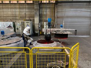 Forno de tratamento térmico subterrâneo.